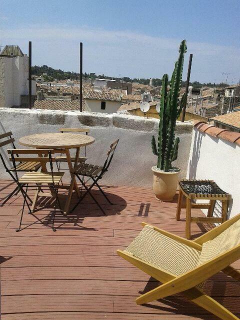 Appartement Avec Terrasse Panoramique Au Coeur De Νιμ Εξωτερικό φωτογραφία